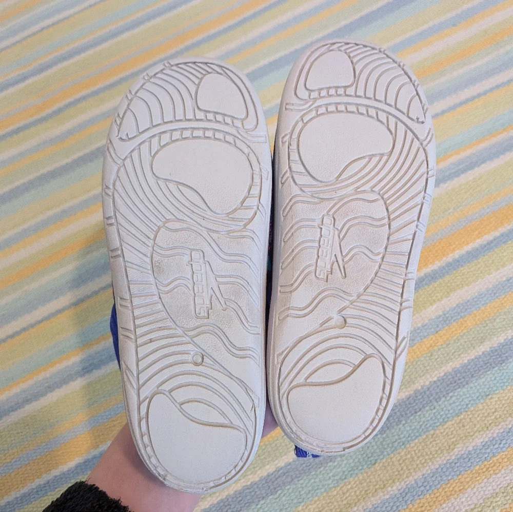 ⭐ Girl's Speedo Heart Print Water Shoes Size XL 11/12